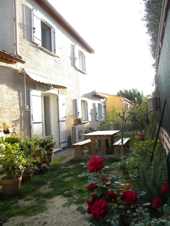 Chez Patrick Roujan Acomodação com café da manhã Exterior foto